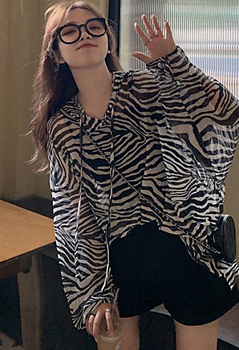 女性シアーメッシュ トップ ゼブラストライプ プリント シースルー フード付き 長袖  カジュアル ブラウス