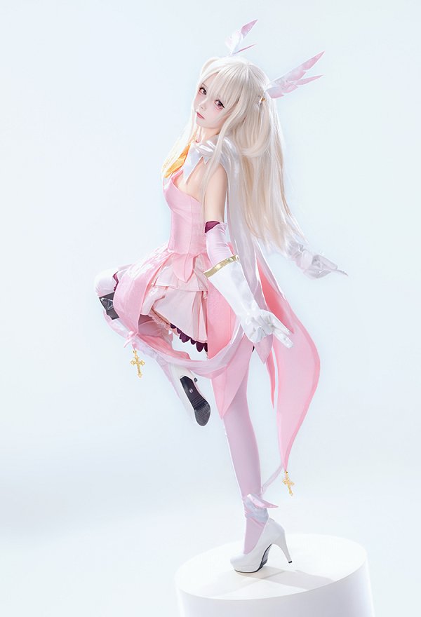 Fate/kaleid liner プリズマ☆イリヤ イリヤスフィール・フォン・アインツベルン コスプレ 衣装 戦闘服 Fate/kaleid liner プリズマ☆イリヤ イリヤスフィール・フォン・アインツベルン コスプレ 衣装 戦闘服