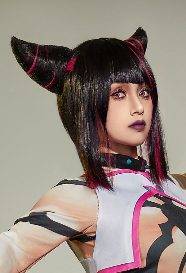ピンク・黒 コスプレ ウィッグ